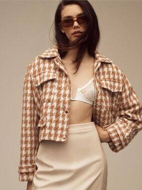 Anthropologie- bishop + young Tan & White Houndstooth Cropped Jacket size L